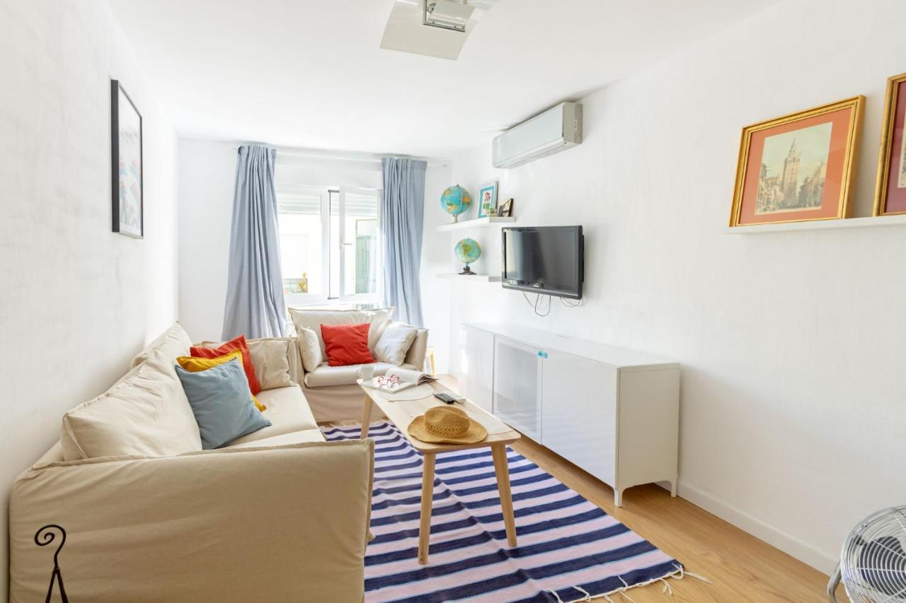 Colours Apartment And Garage Historical Center 4 Pax Sevilha Exterior foto