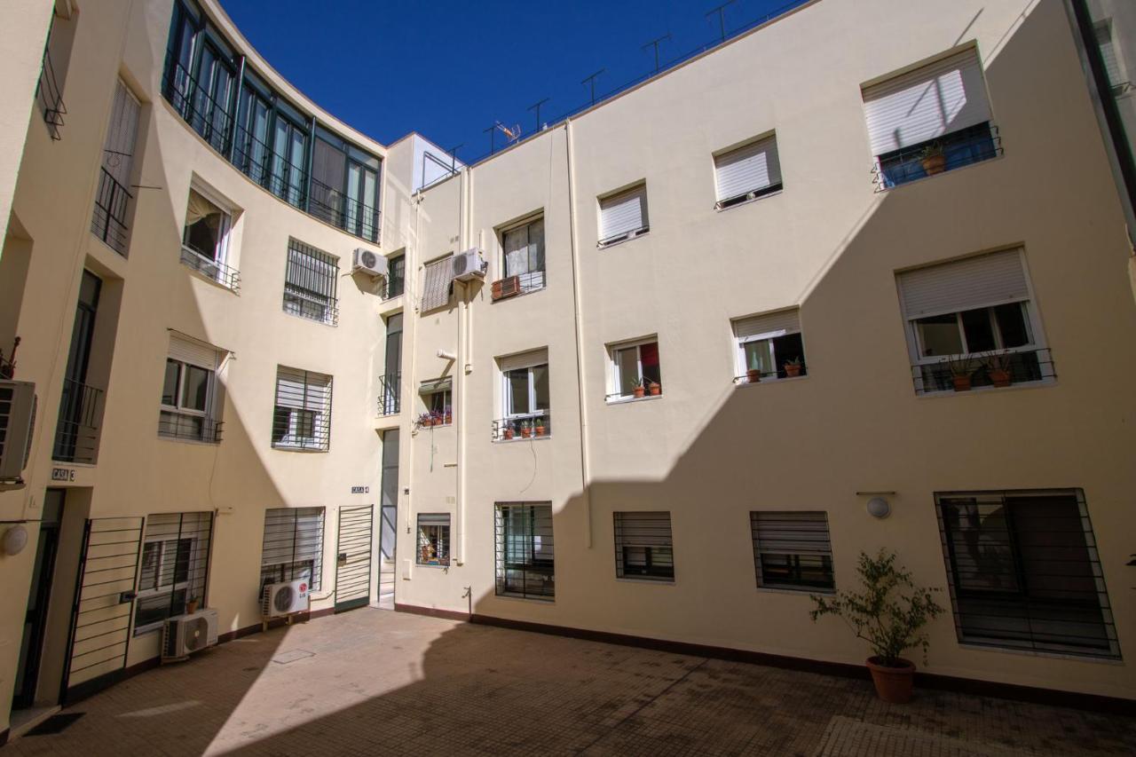 Colours Apartment And Garage Historical Center 4 Pax Sevilha Exterior foto
