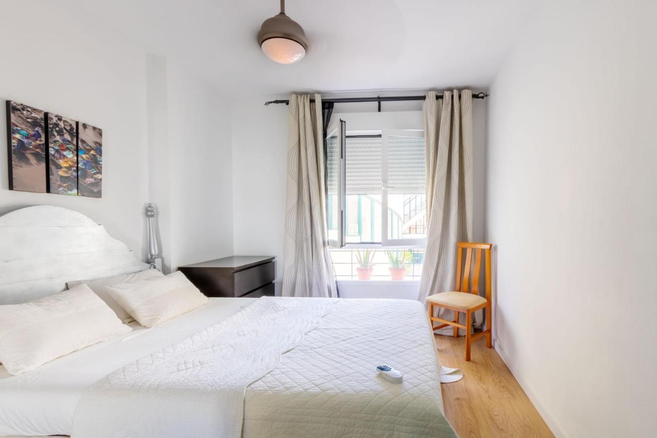 Colours Apartment And Garage Historical Center 4 Pax Sevilha Exterior foto